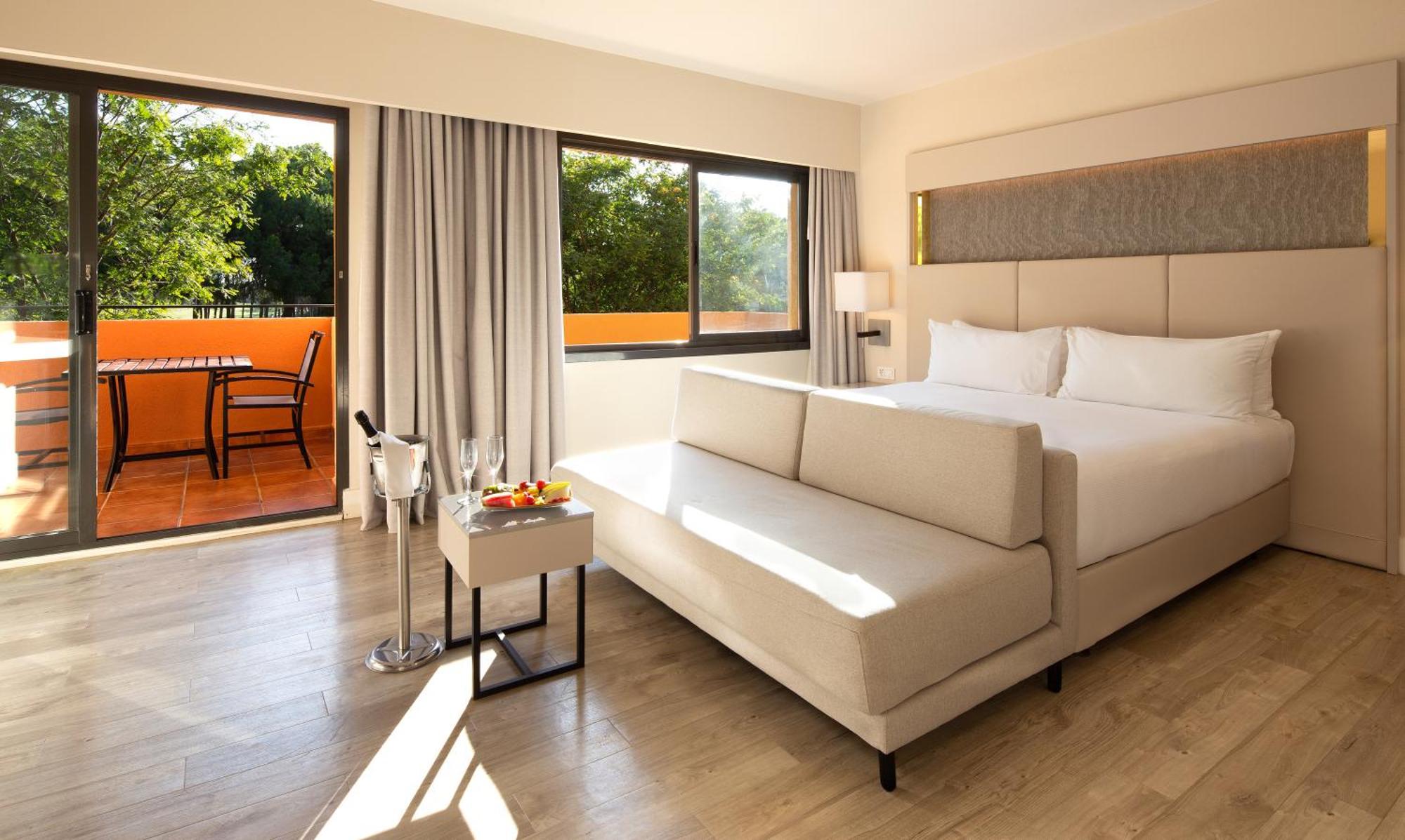 Doubletree By Hilton Islantilla Beach Golf Resort Экстерьер фото